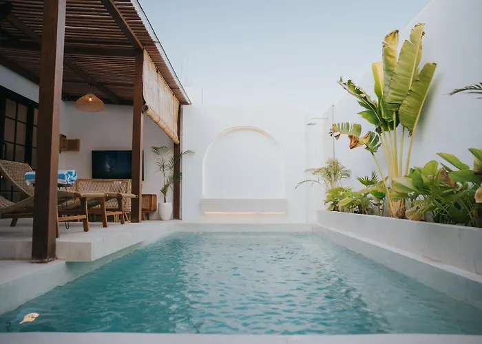 Brandon With Private Pool Villa Lovina